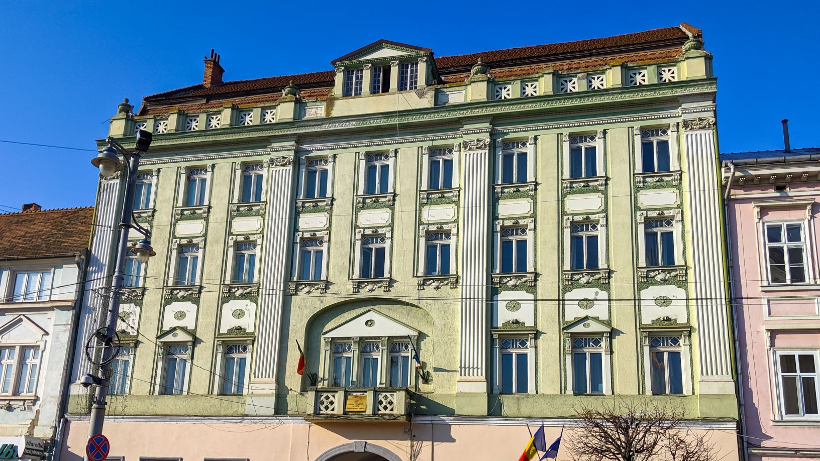 Apollo Palace